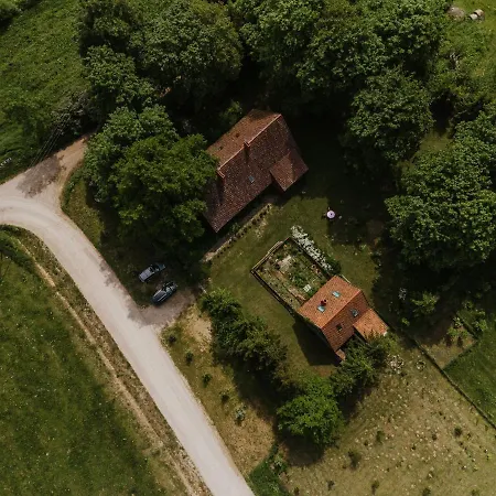 Stara Szkola Nad Jeziorem