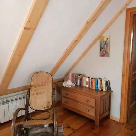 Stara Szkola Nad Jeziorem