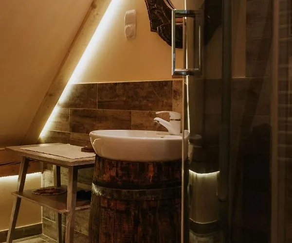 Vakantieboerderij Stara Szkola Nad Jeziorem *