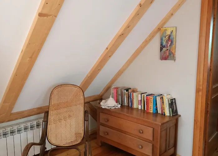 Stara Szkola Nad Jeziorem