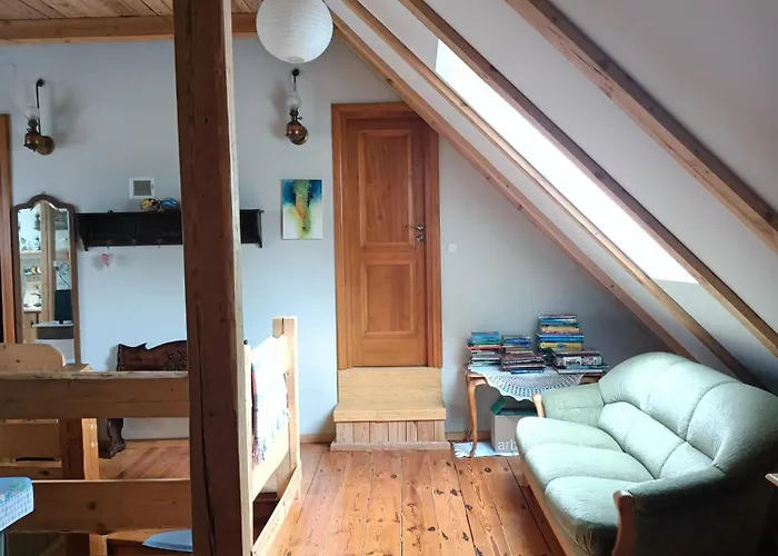 Stara Szkola Nad Jeziorem Czarne (Goldap)